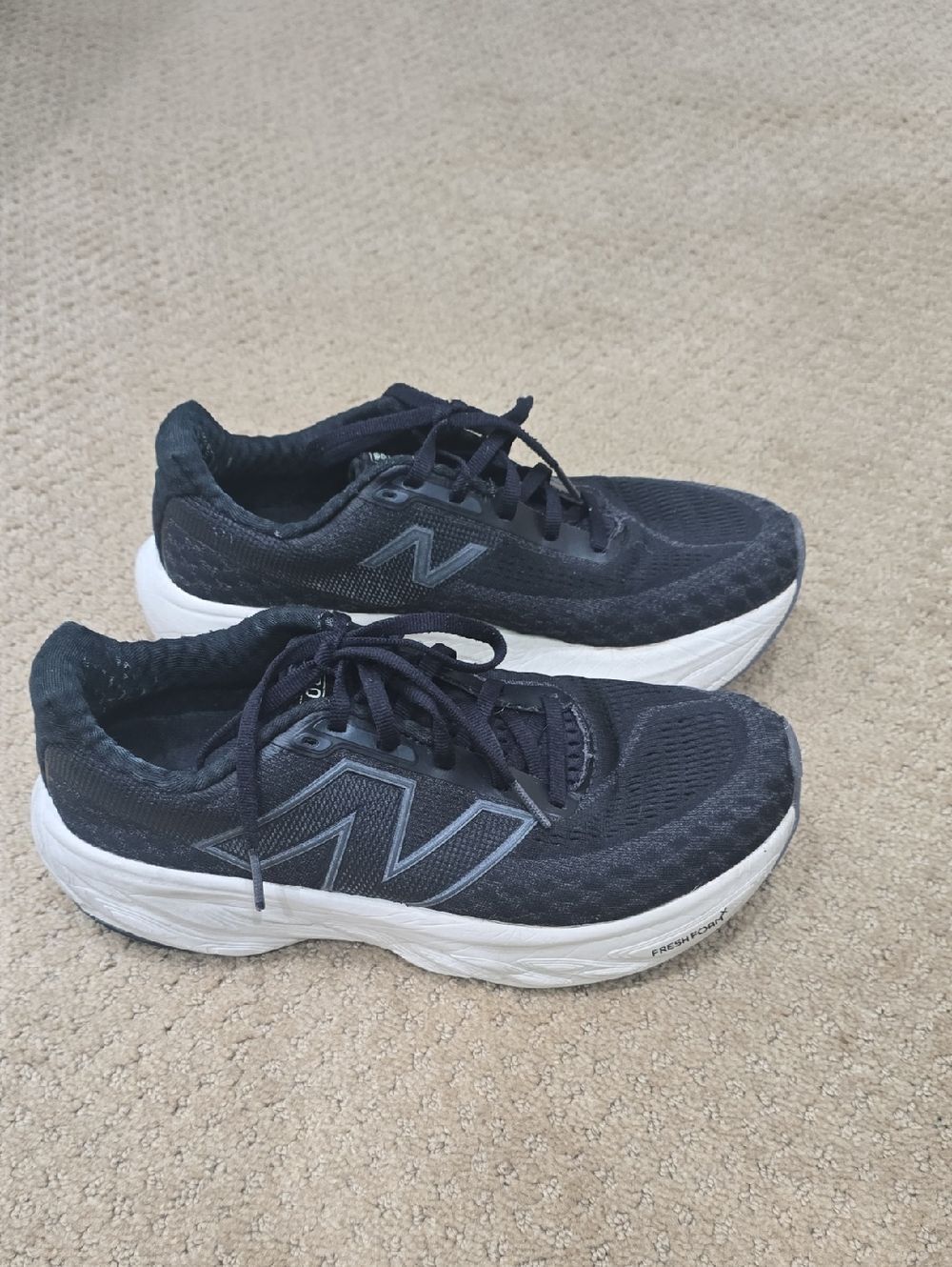 New Balance Black and White‎ Cushioned Lace-Up Sneakers 8